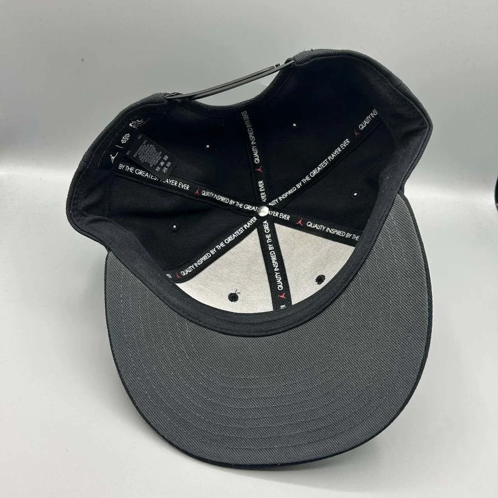 Air Jordan Pro Hat‎ Men Medium-Large Black Jumpman Snap Back Cap M-L